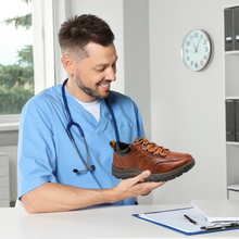 Lade das Bild in den Galerie-Viewer, OrthoLeo – ergonomischer Schuh für maximalen Komfort – Unisex
