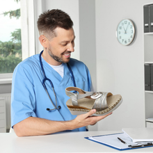 Lade das Bild in den Galerie-Viewer, OrthoBea - orthopädische schmerzlindernde Sandalen für mehr Komfort