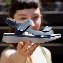 Lade das Bild in den Galerie-Viewer, OrthoKlara – ergonomische & rutschfeste Sandalen für Damen