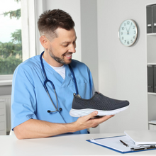 Lade das Bild in den Galerie-Viewer, OrthoGo – federleichter, ergonomischer &amp; wasserfester Schuh