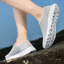 Lade das Bild in den Galerie-Viewer, OrthoGo – federleichter, ergonomischer &amp; wasserfester Schuh