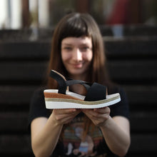 Lade das Bild in den Galerie-Viewer, OrthoStella – ergonomische Sandalen für maximalen Komfort